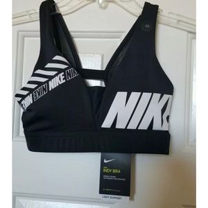 Nike Women's Swoosh Sports Bra white/black